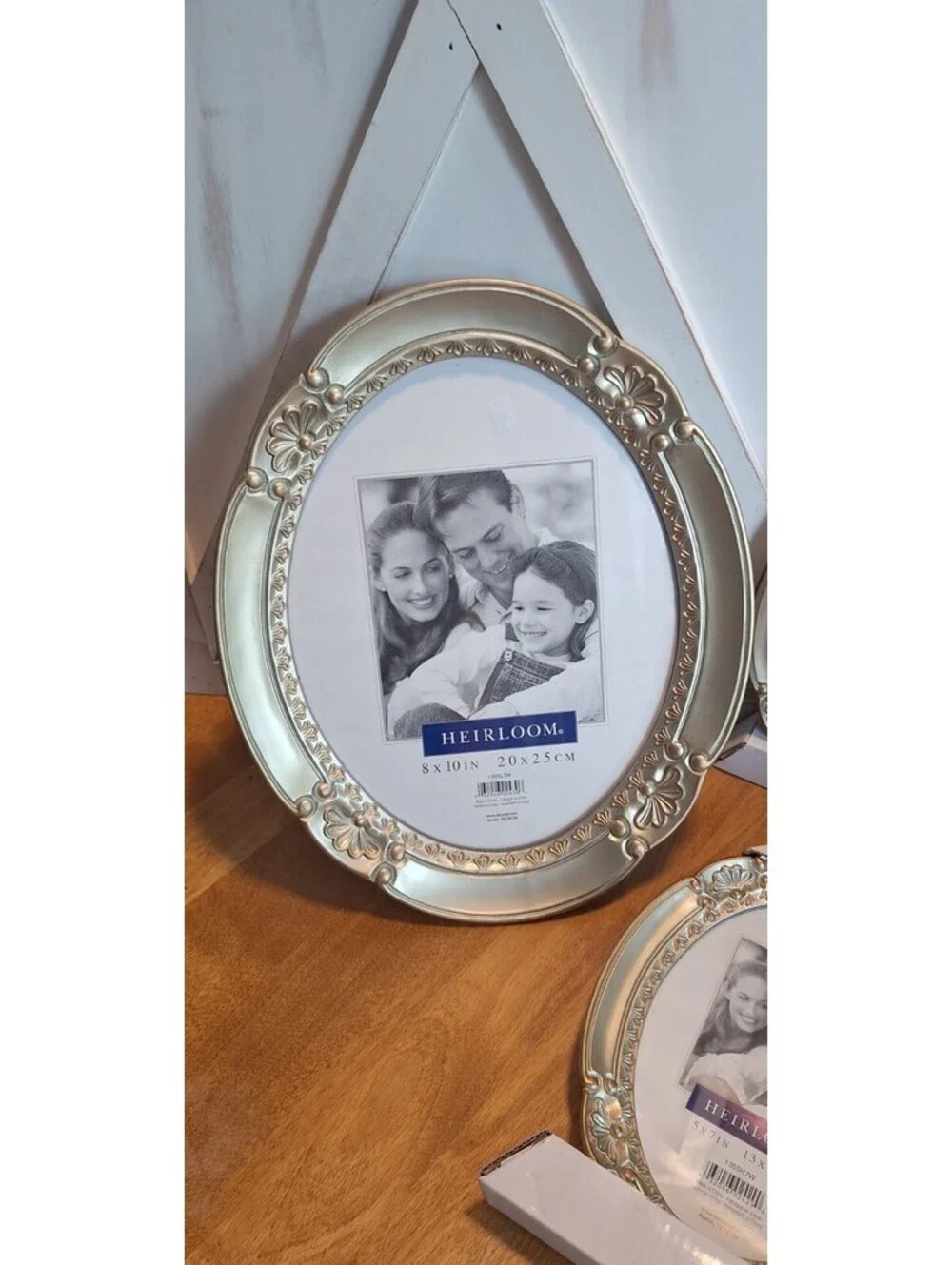 VTG Decorel Heirloom 4 Oval Picture Frames 8X10/5X7 Velvet Backing Hang or Stand